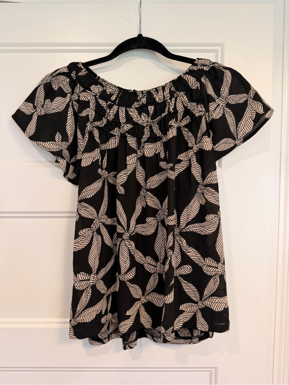 Women’s Black Flutter Sleeve Printed Top